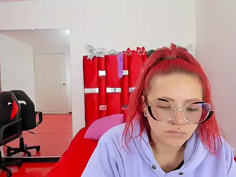 scarlett red 1 online show from 5, 5, 2026