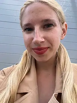 michelle lovique online show from 19, 7, 2026