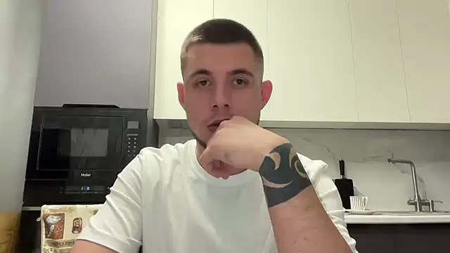 Snapshot of Viktor348 chatting on 7, 4, 2026 Viktor348 online show from 7, 4, 2026