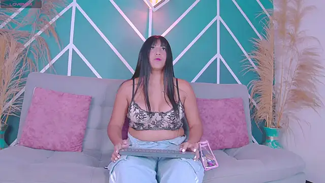 Grace Walkerr online show from 8, 4, 2026