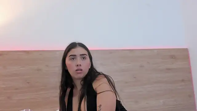 Zoevelvet  online show from 8, 4, 2026