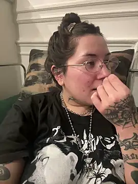 Snapshot of cherryxxox chatting on 21, 4, 2026 cherryxxox online show from 21, 4, 2026