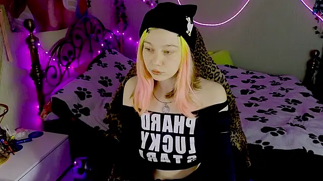 Snapshot of Sansarella chatting on 15, 3, 2026 Sansarella online show from 15, 3, 2026