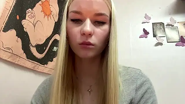 Snapshot of CruzVatter chatting on 8, 4, 2026 CruzVatter online show from 8, 4, 2026