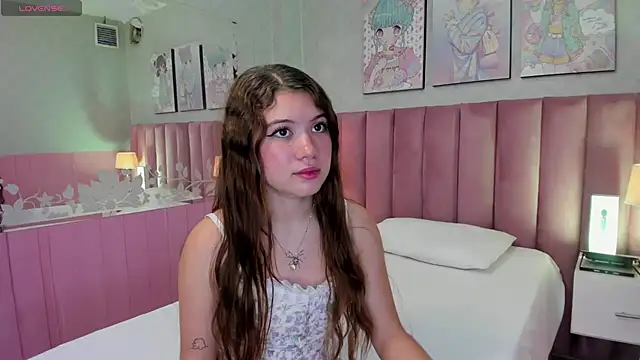 Snapshot of Hellencute18_ chatting on 16, 7, 2026 Hellencute18 online show from 16, 7, 2026
