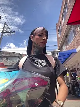 Dafne kee online show from 3, 6, 2026
