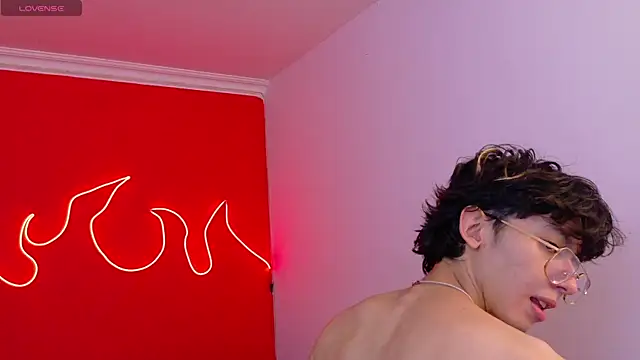Twink Sebas7 online show from 17, 7, 2026