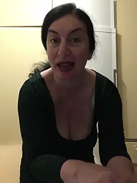 Snapshot of Lizzaa80 chatting on 2, 6, 2026 Lizzaa80 online show from 2, 6, 2026