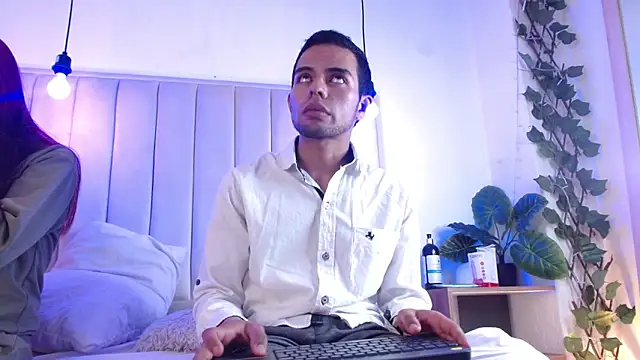 Snapshot of aji_golds chatting on 28, 5, 2026 aji golds online show from 28, 5, 2026