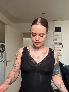 liloutatoou online show from 21, 4, 2026