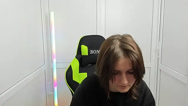 GoldenKiss online show from 12, 4, 2026