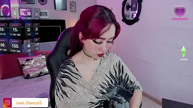 Snapshot of Leah_cherry chatting on 19, 6, 2026 Leah cherry online show from 19, 6, 2026