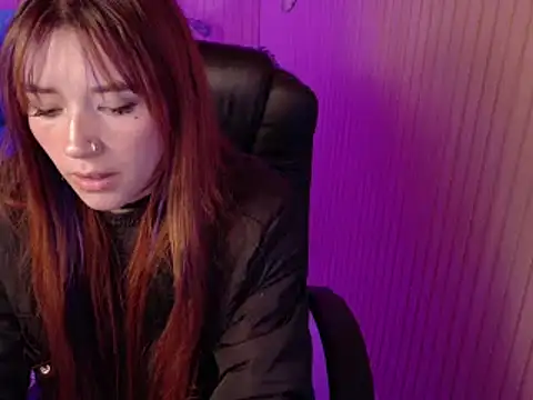 Snapshot of Emily_Cherry_ chatting on 21, 5, 2026 Emily Cherry online show from 21, 5, 2026