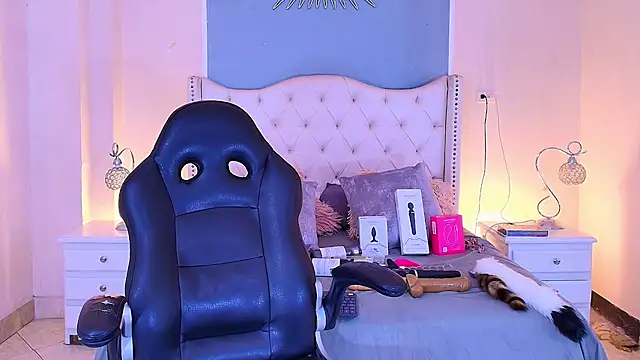 elizabeth santos1 online show from 13, 7, 2026