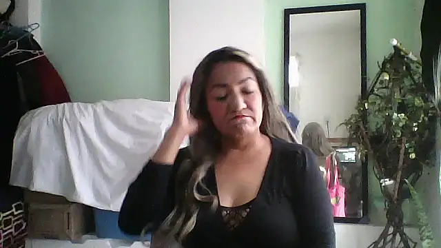 Snapshot of Mich76 chatting on 10, 7, 2026 Mich76 online show from 10, 7, 2026