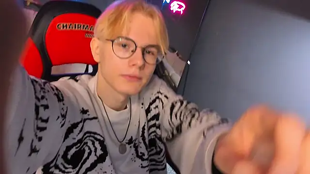 Snapshot of Liam_Blair chatting on 10, 4, 2026 Liam Blair online show from 10, 4, 2026