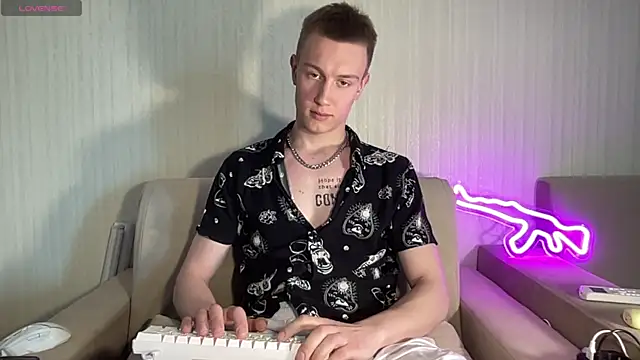 Travis Gracile online show from 11, 6, 2026