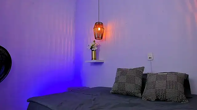 fatima-milf online show from 14, 4, 2026