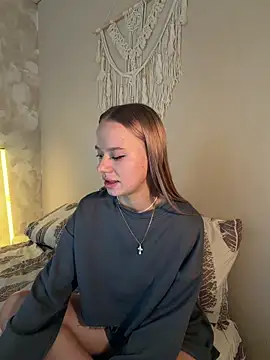 leyaaftermidnight online show from 14, 4, 2026