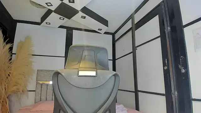 DeboraCopper  online show from 14, 4, 2026