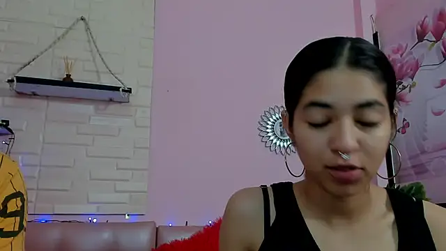Snapshot of Aronandmoli69 chatting on 17, 6, 2026 Aronandmoli69 online show from 17, 6, 2026