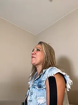 Camila Noer online show from 14, 5, 2026