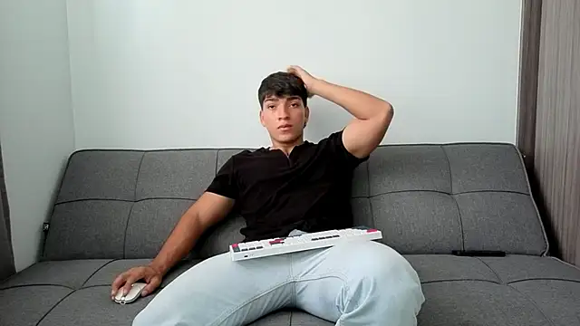 Snapshot of James_silva1 chatting on 22, 4, 2026 James silva1 online show from 22, 4, 2026