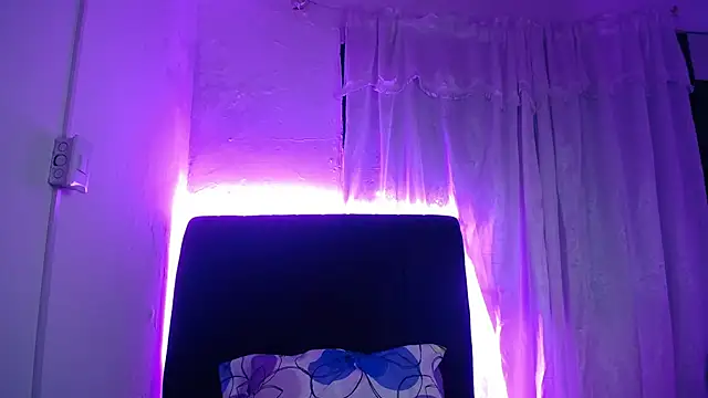 daira2006 online show from 15, 4, 2026