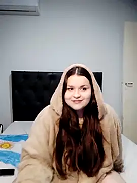 Snapshot of estrell4 chatting on 25, 6, 2026 estrell4 online show from 25, 6, 2026