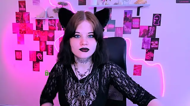 Snapshot of nikki_kiss_ chatting on 25, 5, 2026 nikki kiss online show from 25, 5, 2026