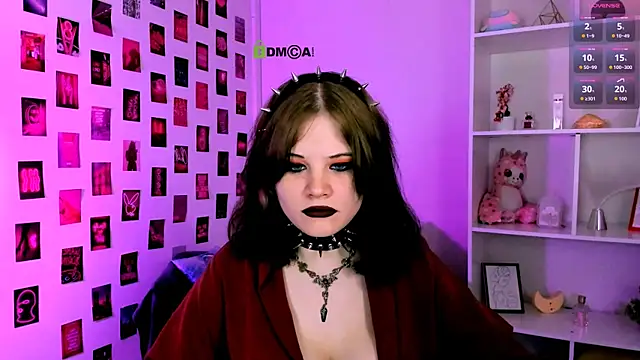 nikki kiss  online show from 30, 7, 2026