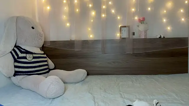 Snapshot of shy_pink_doll chatting on 23, 5, 2026 shy pink doll online show from 23, 5, 2026