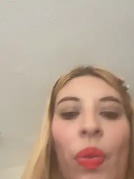 Bunnysweet95 online show from 28, 4, 2026