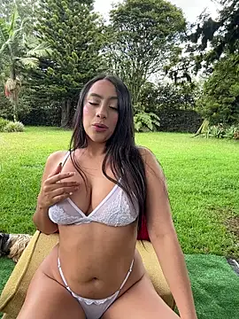 JuliettaGmz online show from 4, 6, 2026