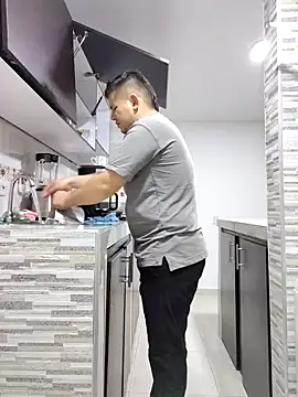 ian charmboy online show from 15, 4, 2026