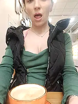 Naughty Queen0 online show from 19, 4, 2026