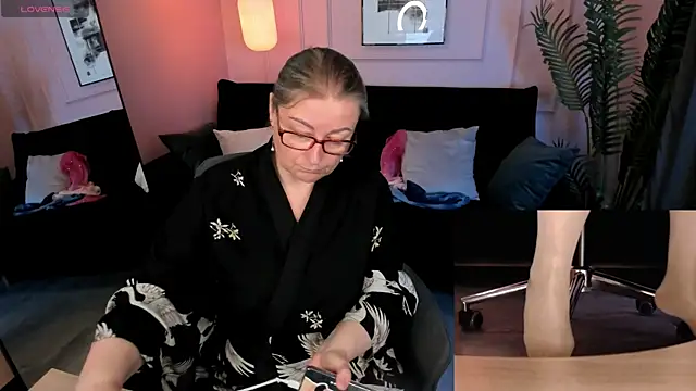Alexandra Kind online show from 3, 6, 2026