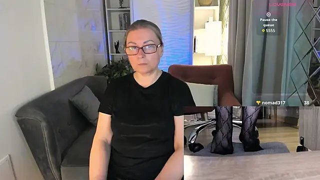 Snapshot of Alexandra_Kind chatting on 8, 6, 2026 Alexandra Kind online show from 8, 6, 2026
