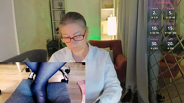 Snapshot of Alexandra_Kind chatting on 21, 6, 2026 Alexandra Kind online show from 21, 6, 2026