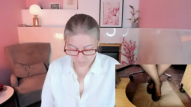 Snapshot of Alexandra_Kind chatting on 19, 7, 2026 Alexandra Kind online show from 19, 7, 2026