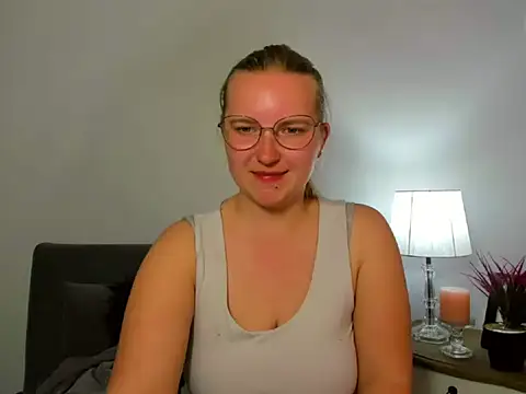 Snapshot of RoseTeacherX chatting on 28, 4, 2026 RoseTeacherX online show from 28, 4, 2026