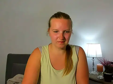 Snapshot of RoseTeacherX chatting on 7, 5, 2026 RoseTeacherX online show from 7, 5, 2026