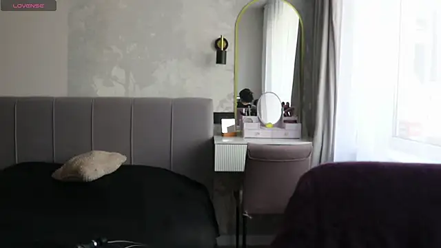 ellyellow online show from 17, 4, 2026