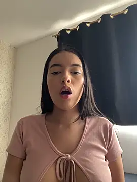 Annyrosse00 online show from 22, 4, 2026