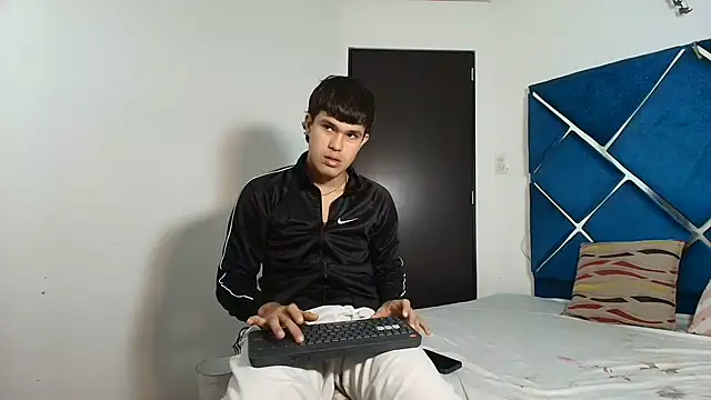 Snapshot of EdwinBoys chatting on 9, 7, 2026 EdwinBoys online show from 9, 7, 2026