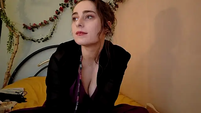 Snapshot of missclochette chatting on 24, 4, 2026 missclochette online show from 24, 4, 2026