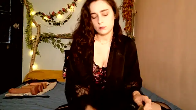 Snapshot of missclochette chatting on 19, 5, 2026 missclochette online show from 19, 5, 2026