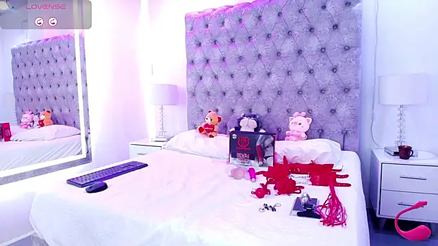 Snapshot of Zoe_M00n chatting on 15, 6, 2026 Zoe M00n online show from 15, 6, 2026