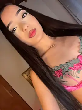  mia ferrer online show from 29, 6, 2026