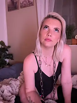 CuteMayaa online show from 15, 4, 2026